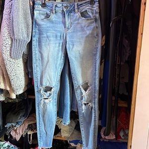 American eagle skinny jeans. Size 4. Only worn once